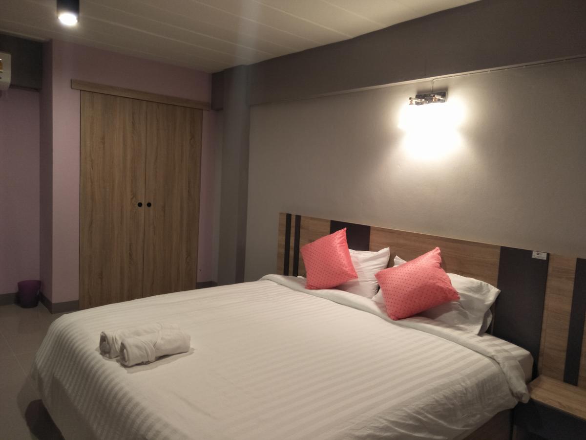 Rinrada Place Hotel Ubon Ratchathani Esterno foto