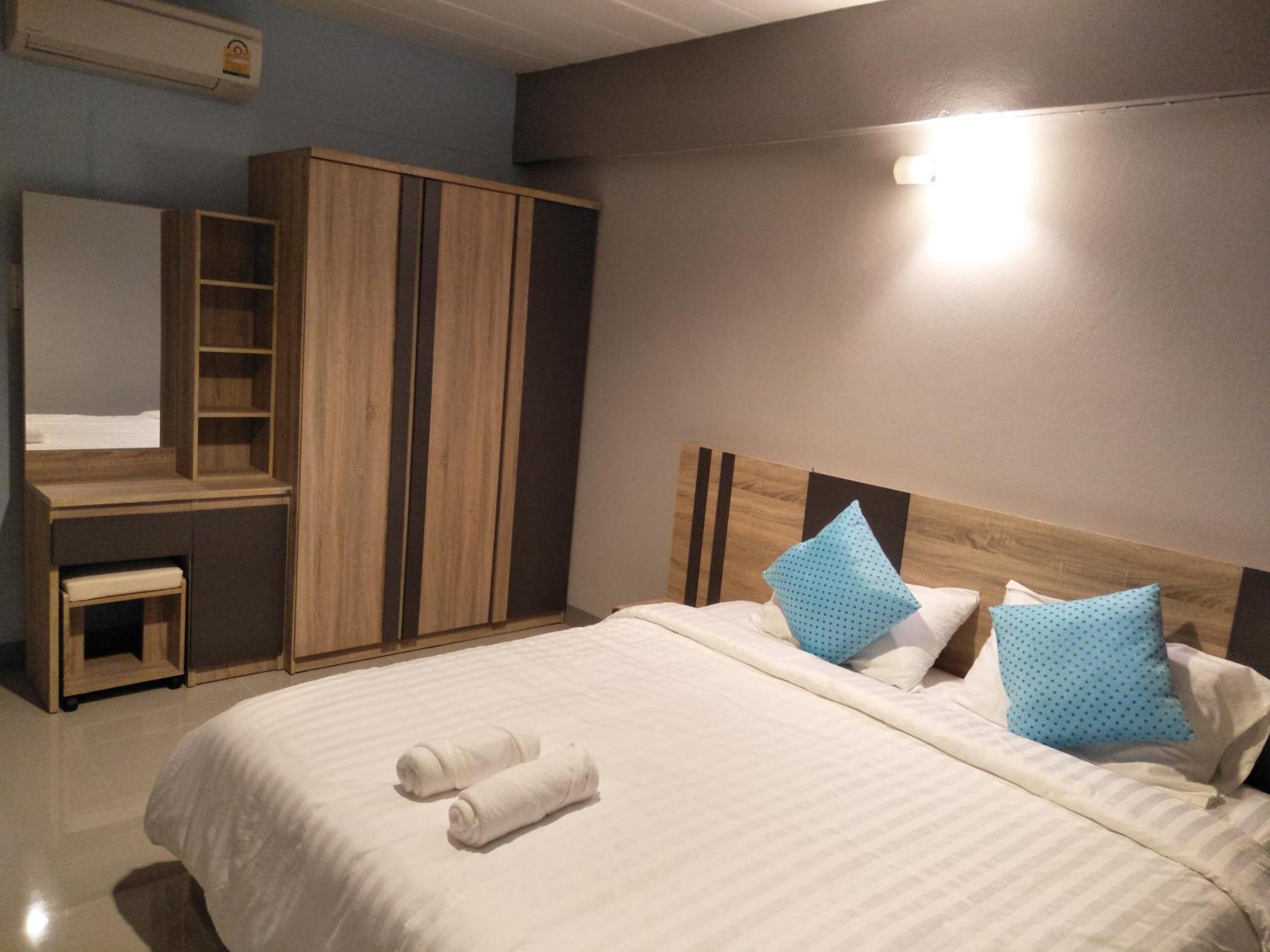 Rinrada Place Hotel Ubon Ratchathani Esterno foto