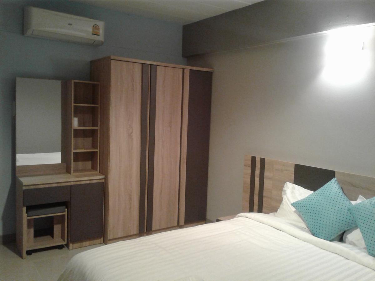 Rinrada Place Hotel Ubon Ratchathani Esterno foto