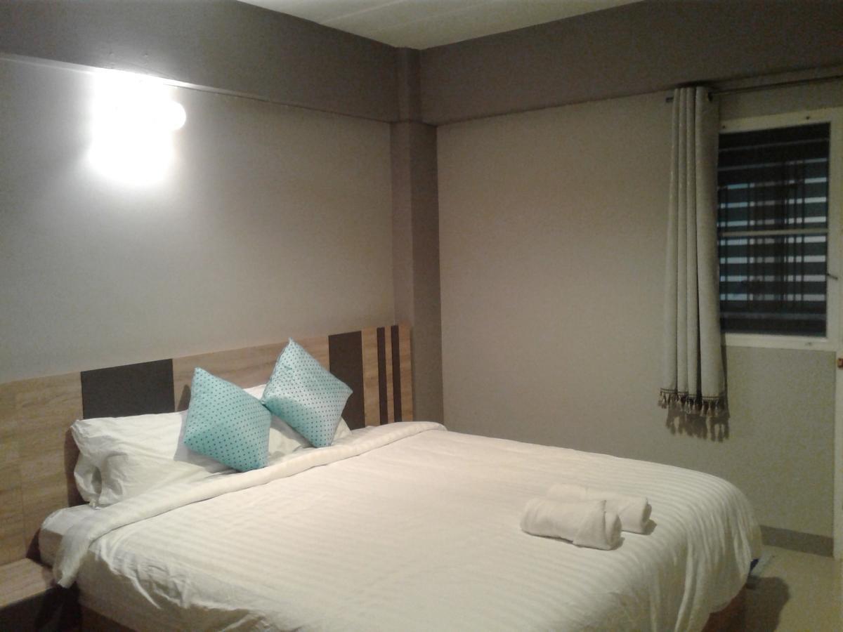 Rinrada Place Hotel Ubon Ratchathani Esterno foto