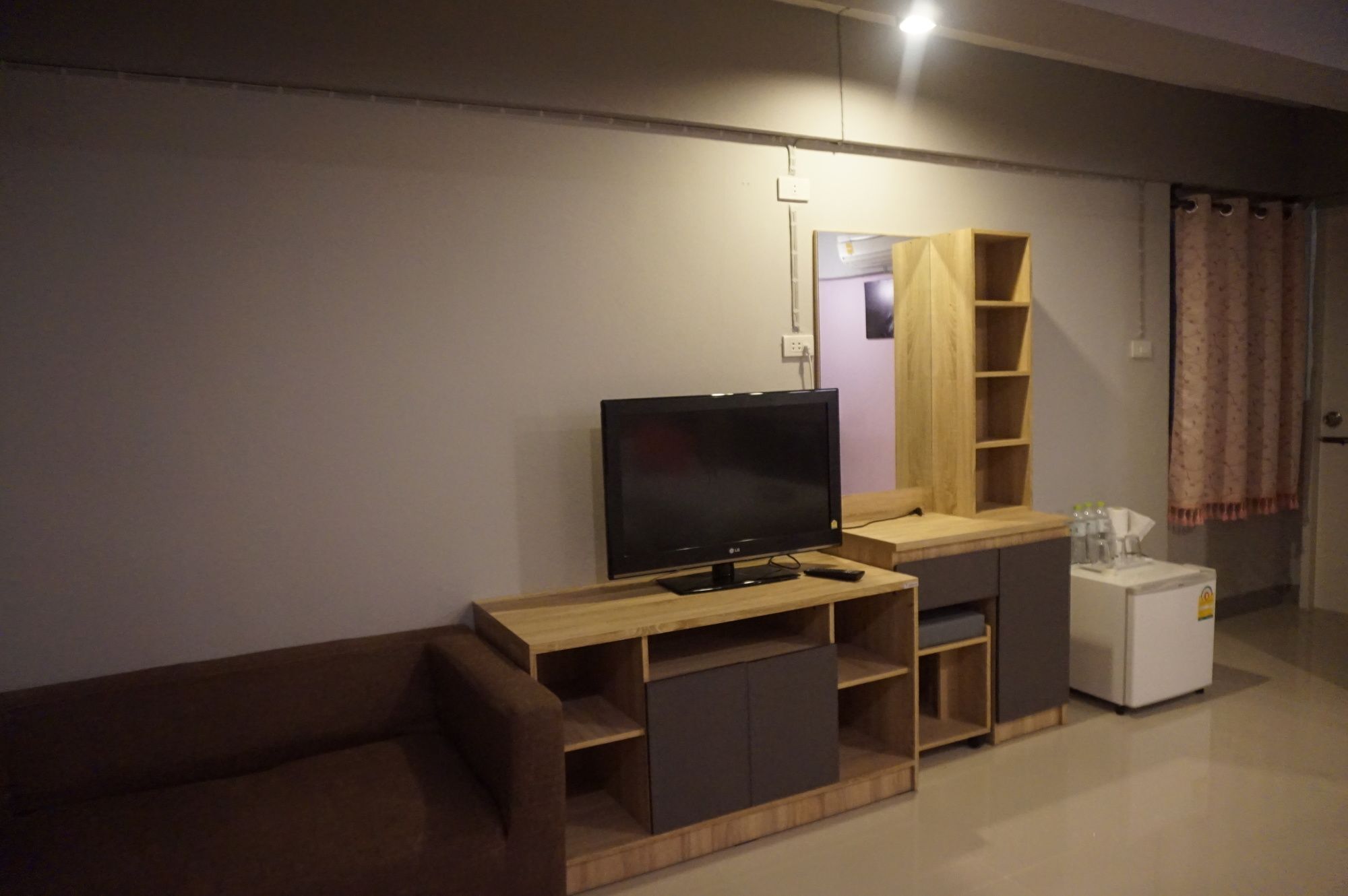 Rinrada Place Hotel Ubon Ratchathani Esterno foto