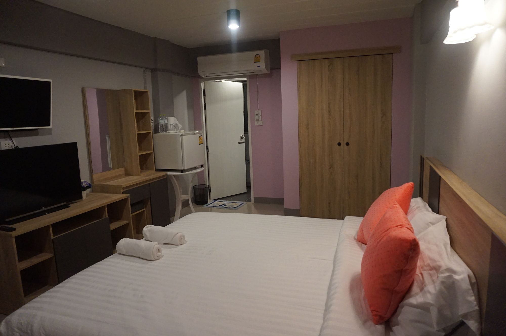 Rinrada Place Hotel Ubon Ratchathani Esterno foto