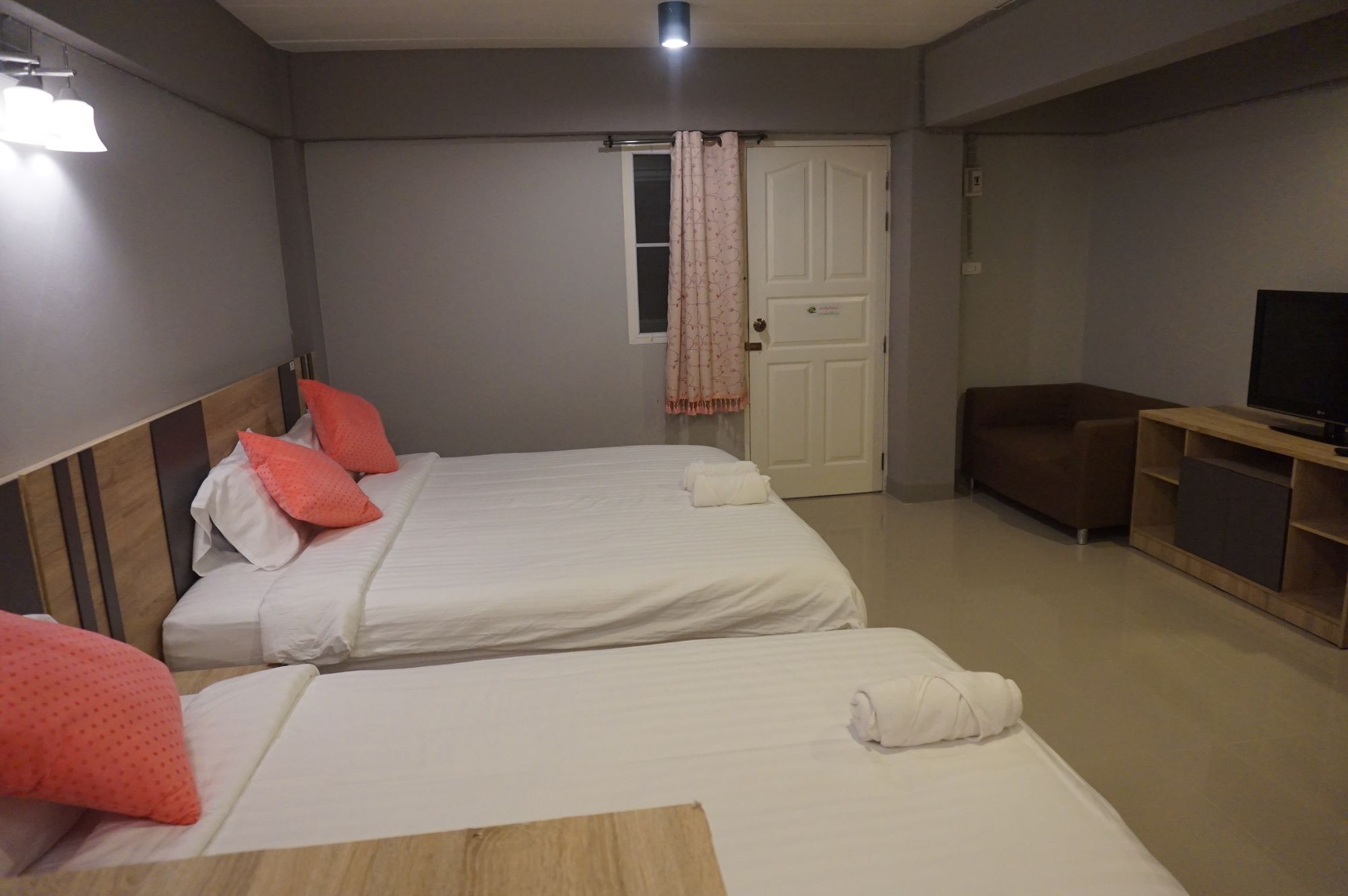 Rinrada Place Hotel Ubon Ratchathani Esterno foto