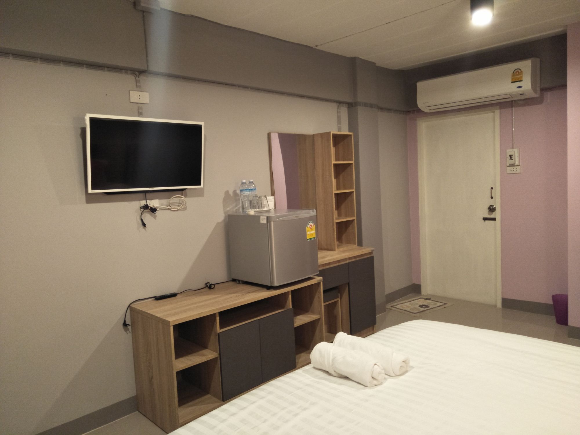 Rinrada Place Hotel Ubon Ratchathani Esterno foto