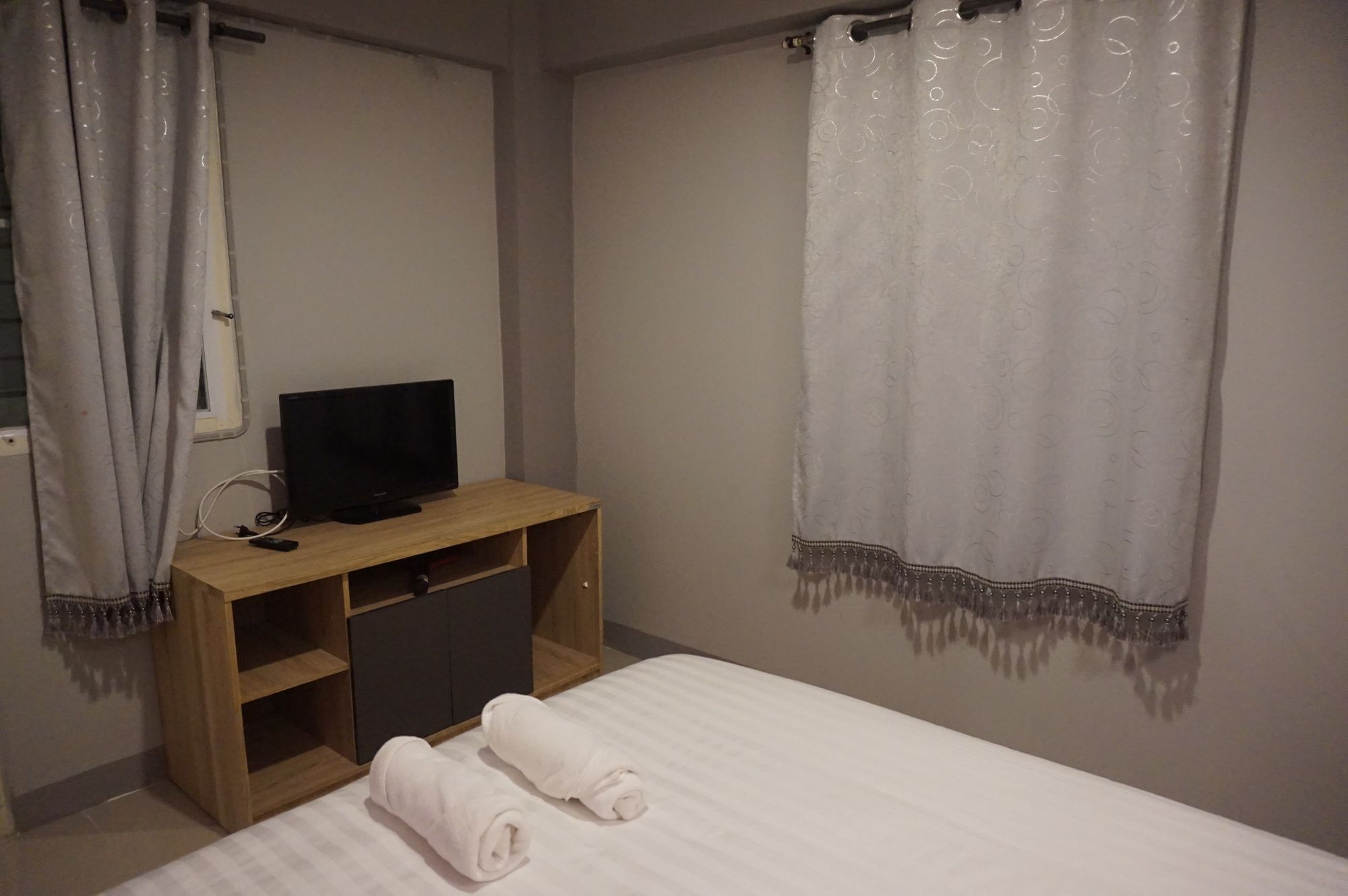 Rinrada Place Hotel Ubon Ratchathani Esterno foto
