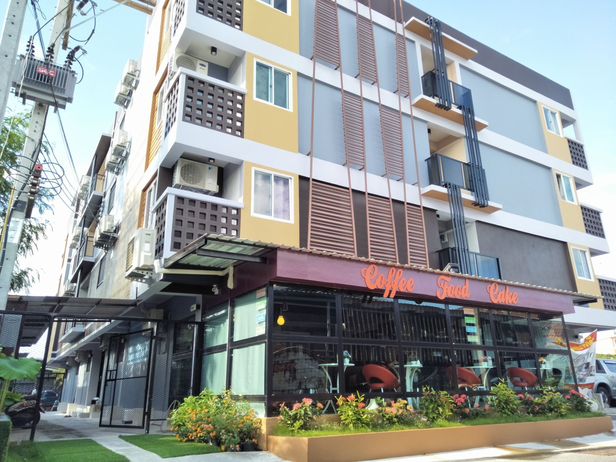Rinrada Place Hotel Ubon Ratchathani Esterno foto