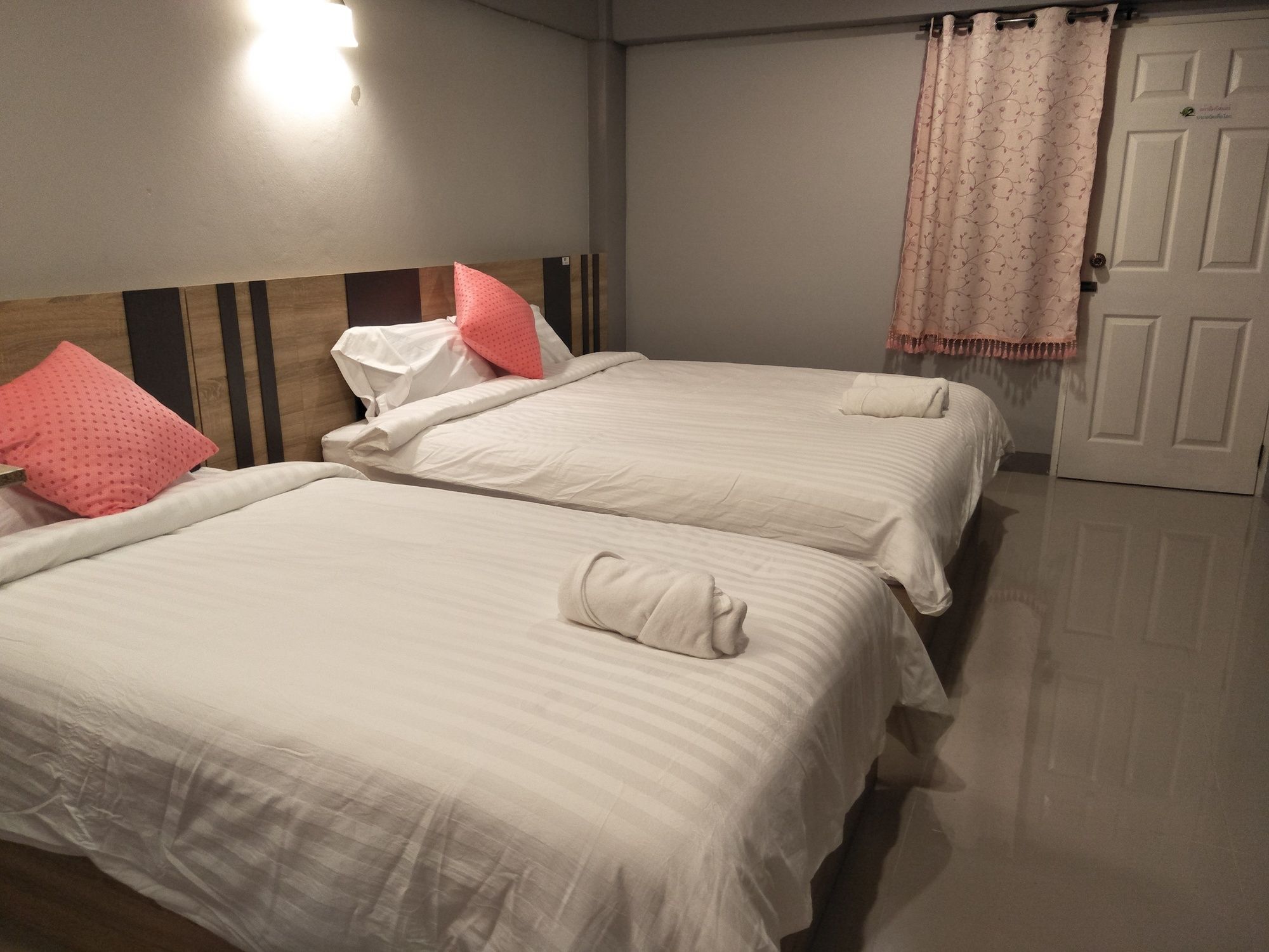 Rinrada Place Hotel Ubon Ratchathani Esterno foto